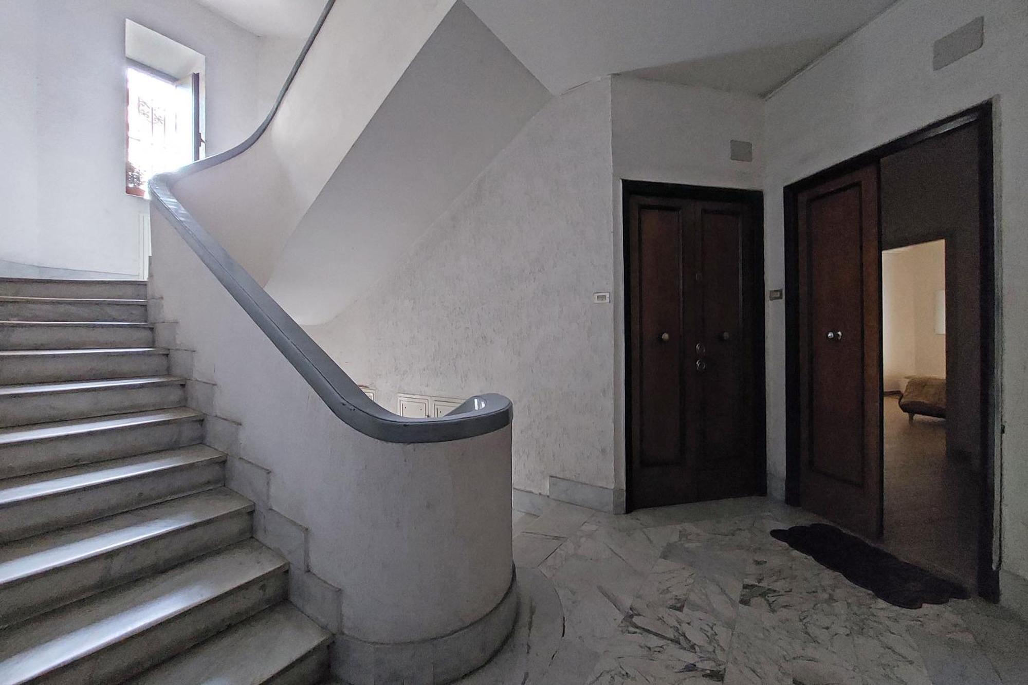 White Wood House Rom