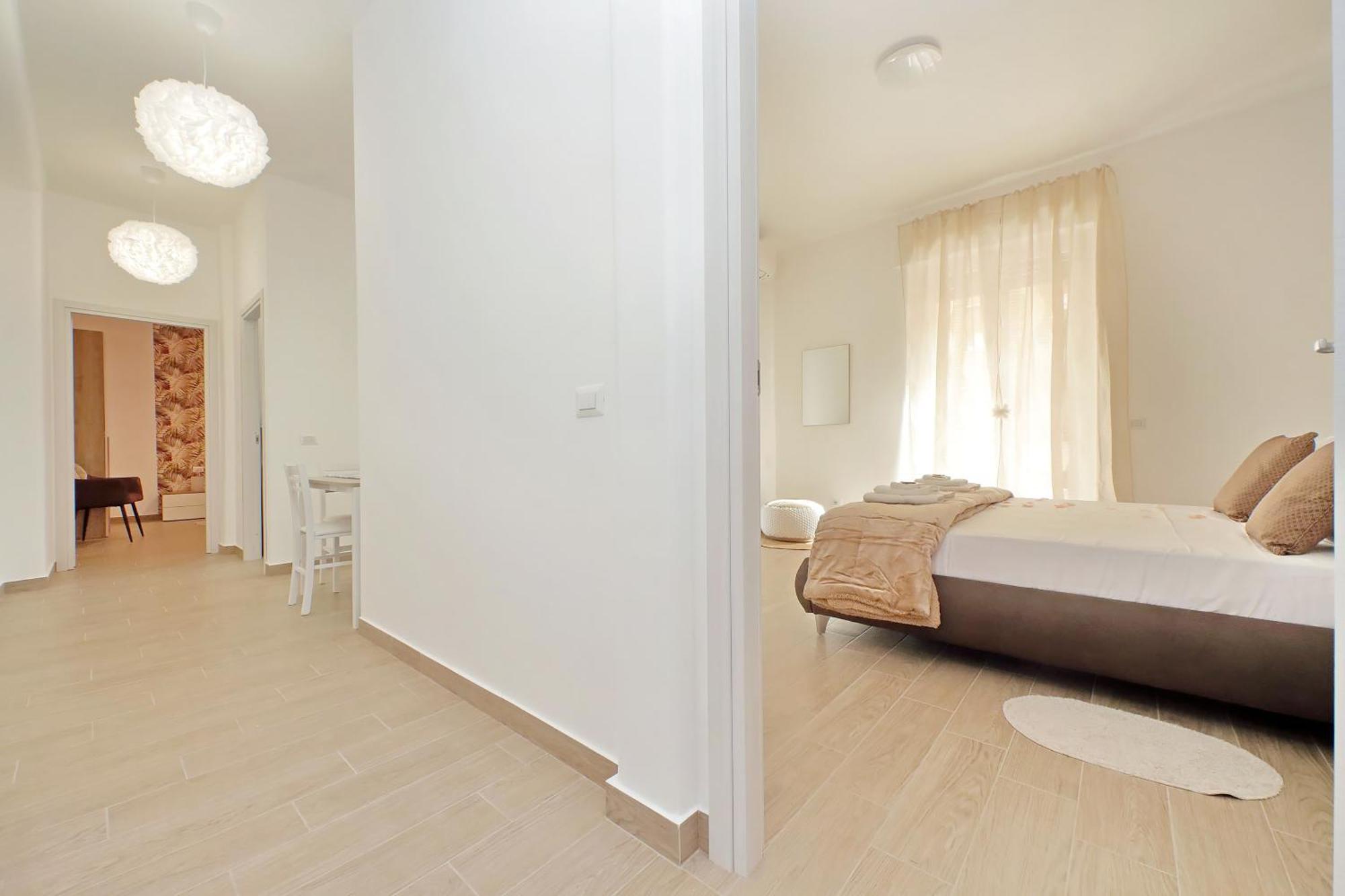 White Wood House * Rom